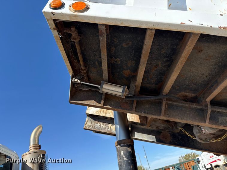 image for item EU5316 2012 International WorkStar 7600 dump truck