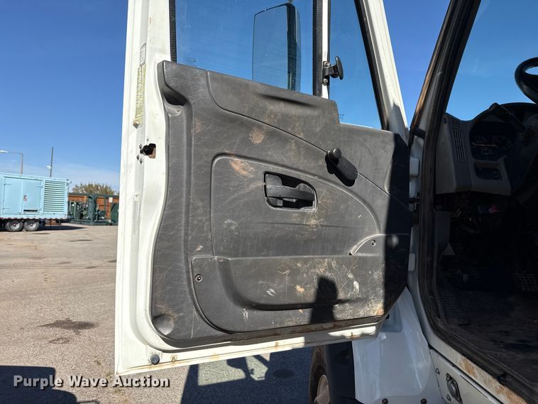 image for item EU5316 2012 International WorkStar 7600 dump truck