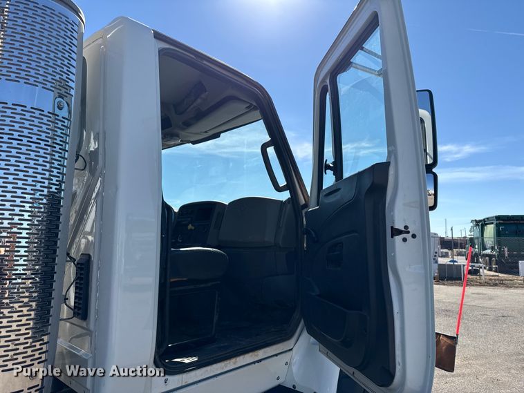 image for item EU5316 2012 International WorkStar 7600 dump truck