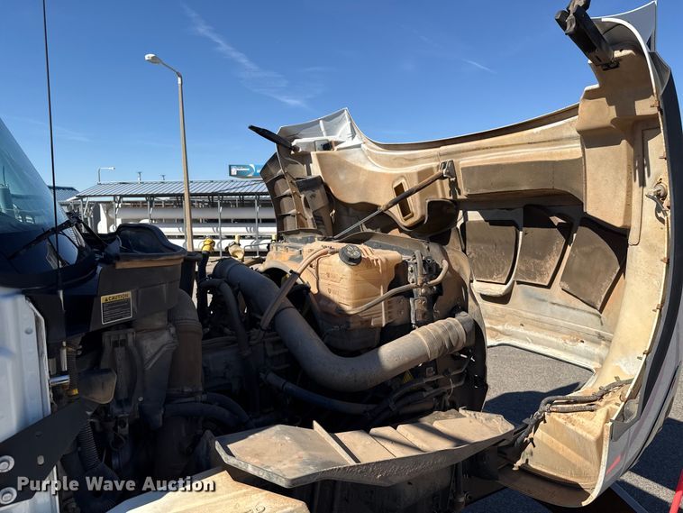 image for item EU5316 2012 International WorkStar 7600 dump truck