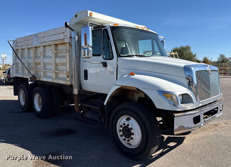 image for item EU5317 2003 International 7400 dump truck