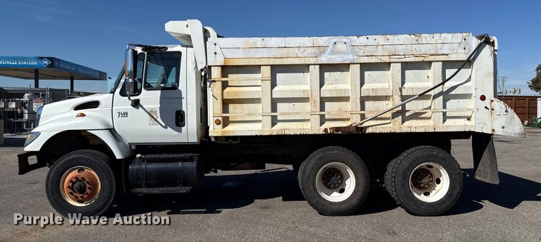 image for item EU5317 2003 International 7400 dump truck
