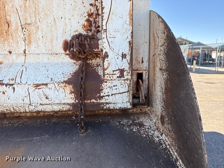 image for item EU5317 2003 International 7400 dump truck