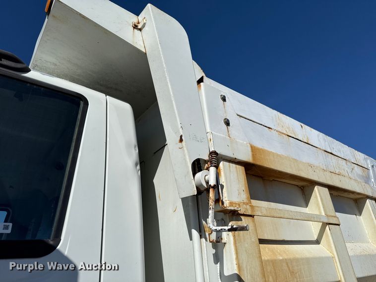 image for item EU5317 2003 International 7400 dump truck