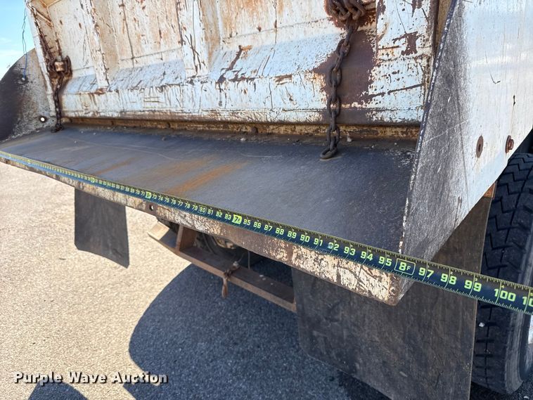 image for item EU5317 2003 International 7400 dump truck