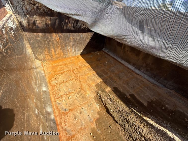 image for item EU5317 2003 International 7400 dump truck