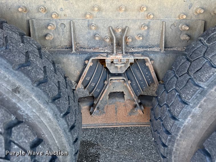 image for item EU5317 2003 International 7400 dump truck