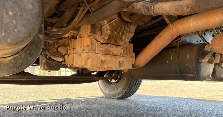 image for item EU5317 2003 International 7400 dump truck