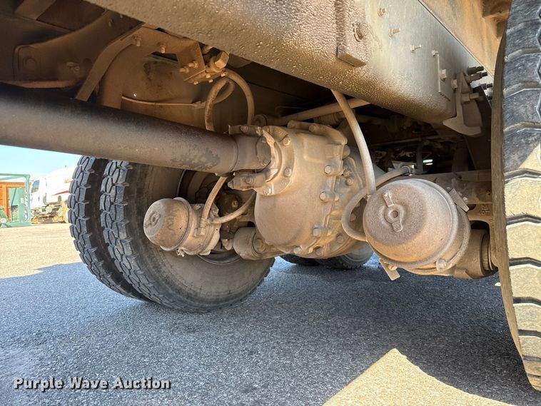 image for item EU5317 2003 International 7400 dump truck