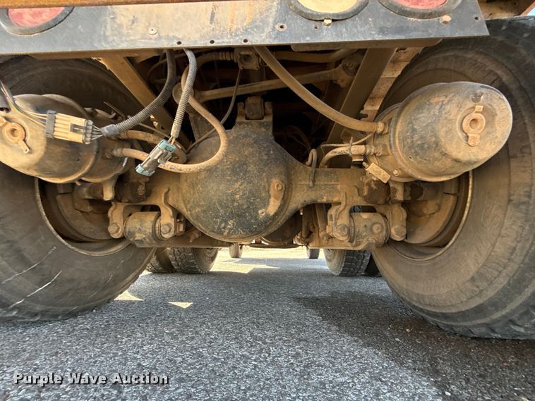 image for item EU5317 2003 International 7400 dump truck