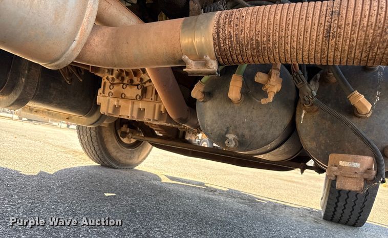 image for item EU5317 2003 International 7400 dump truck