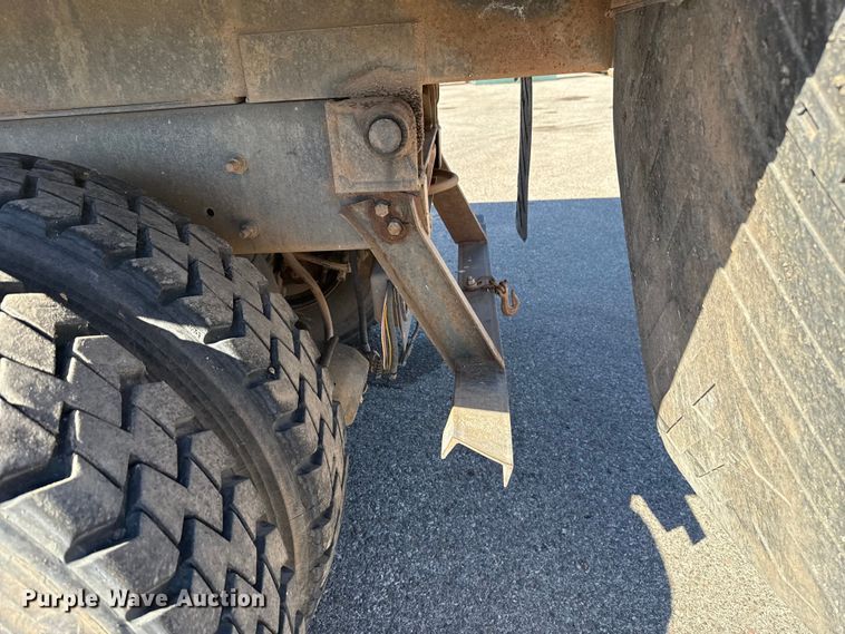 image for item EU5317 2003 International 7400 dump truck