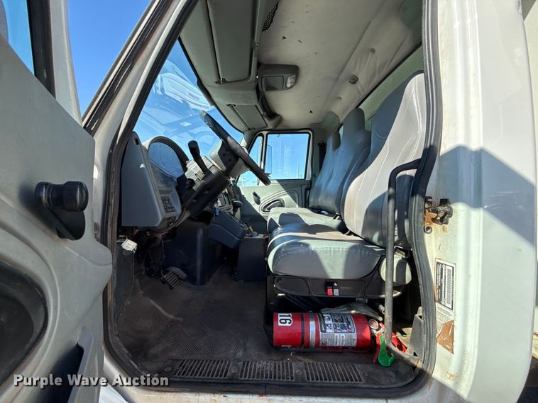 image for item EU5317 2003 International 7400 dump truck