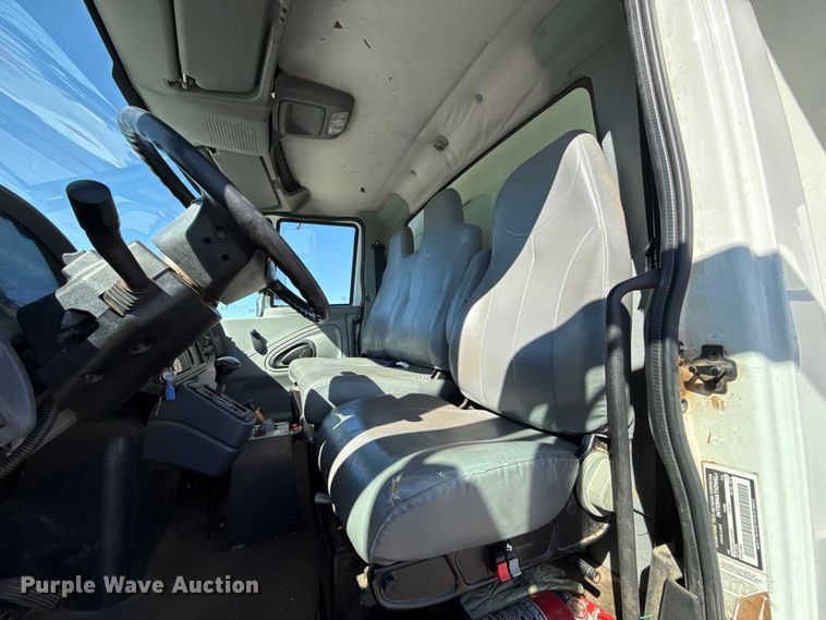 image for item EU5317 2003 International 7400 dump truck