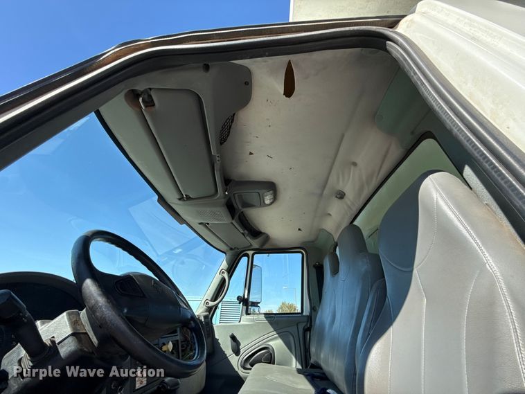 image for item EU5317 2003 International 7400 dump truck