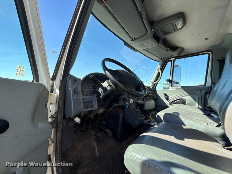 image for item EU5317 2003 International 7400 dump truck