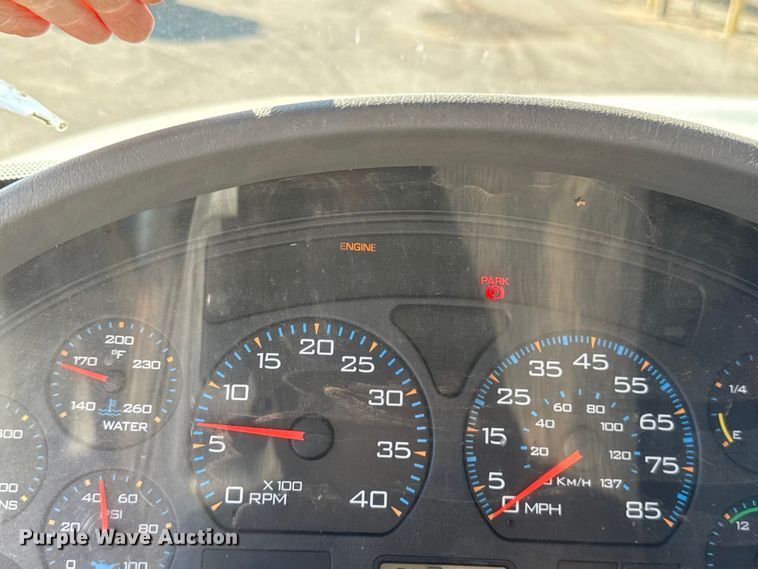 image for item EU5317 2003 International 7400 dump truck