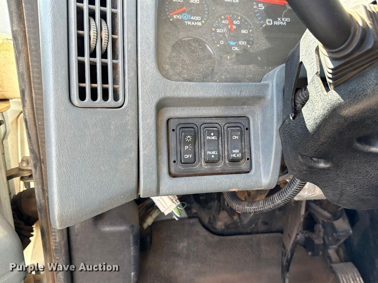 image for item EU5317 2003 International 7400 dump truck