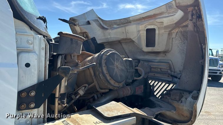 image for item EU5317 2003 International 7400 dump truck