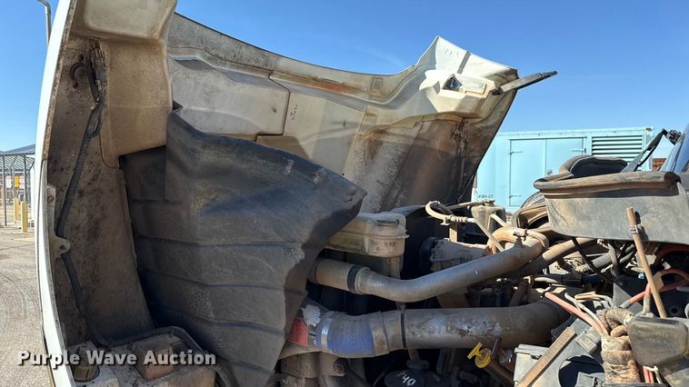 image for item EU5317 2003 International 7400 dump truck