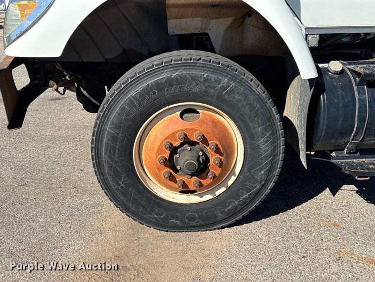 image for item EU5317 2003 International 7400 dump truck