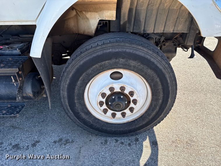 image for item EU5317 2003 International 7400 dump truck