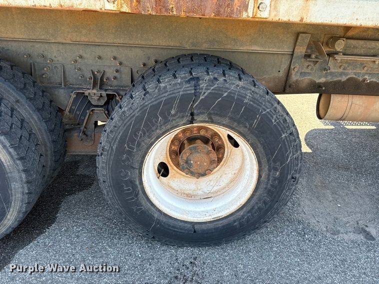 image for item EU5317 2003 International 7400 dump truck