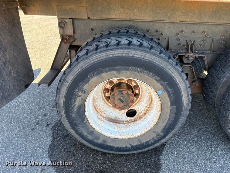 image for item EU5317 2003 International 7400 dump truck