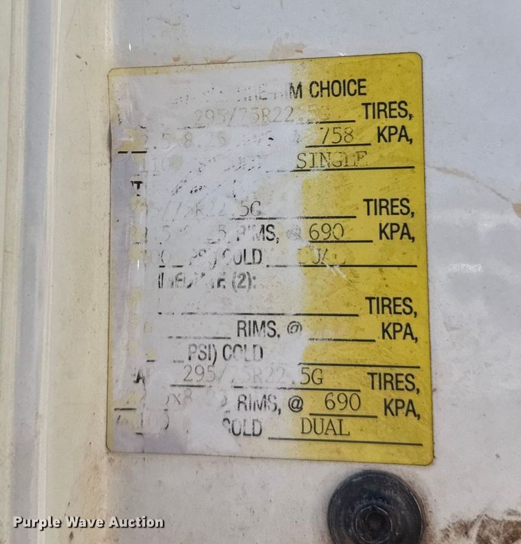 image for item EU5317 2003 International 7400 dump truck