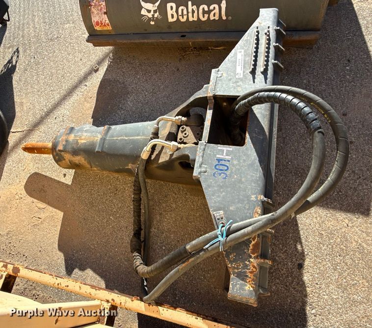 image for item EU5319 John Deere HH80C skid steer breaker