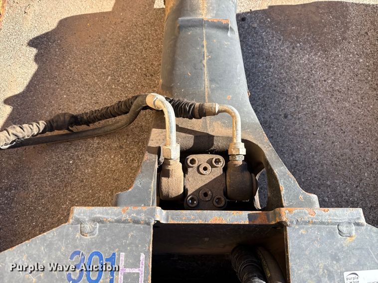 image for item EU5319 John Deere HH80C skid steer breaker