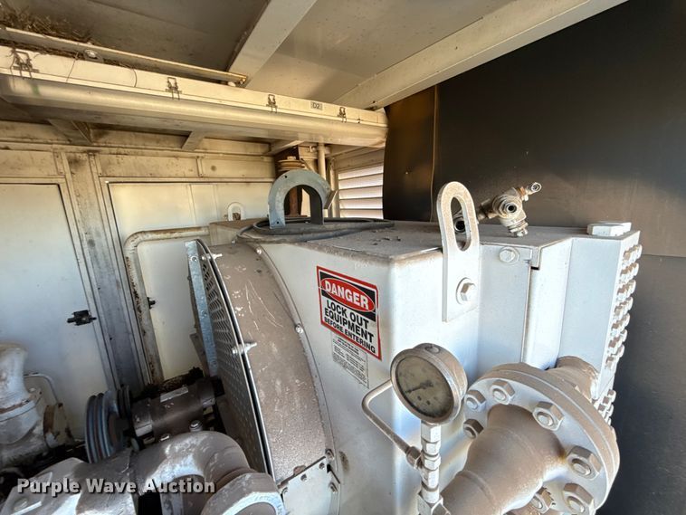 image for item EU5320 2011 Arrow VRC-2 gas compressor