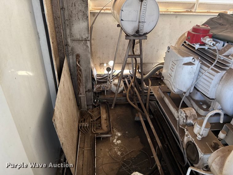 image for item EU5320 2011 Arrow VRC-2 gas compressor