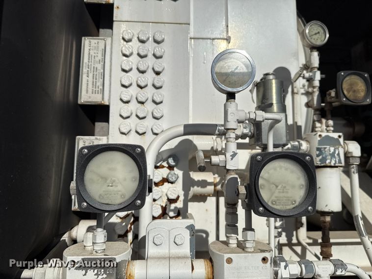 image for item EU5320 2011 Arrow VRC-2 gas compressor