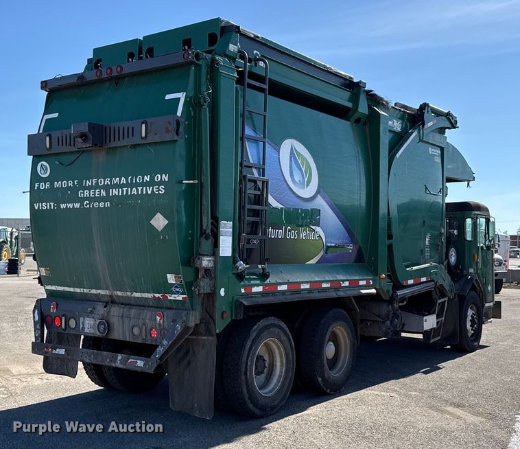 image for item EU5321 2015 Peterbilt 320 refuse truck