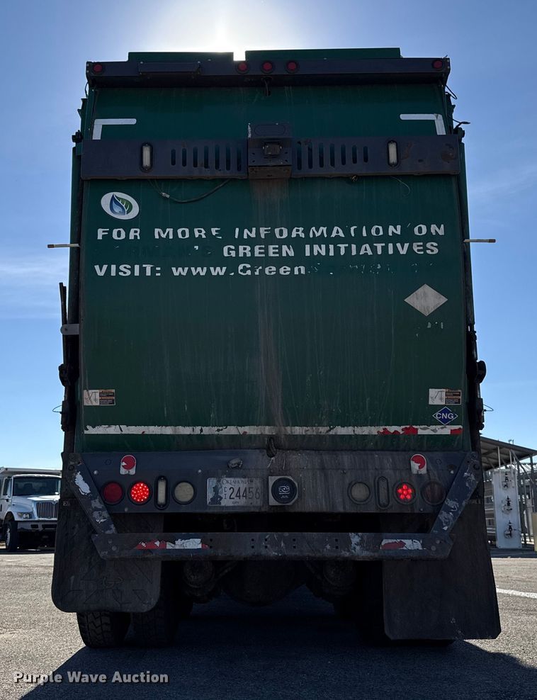 image for item EU5321 2015 Peterbilt 320 refuse truck