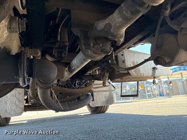 image for item EU5321 2015 Peterbilt 320 refuse truck