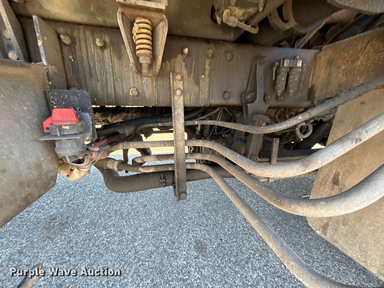 image for item EU5321 2015 Peterbilt 320 refuse truck