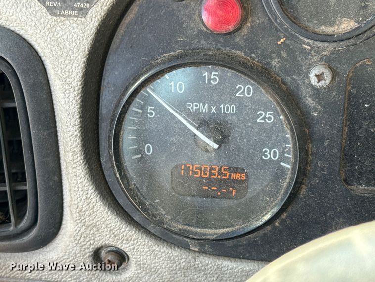 image for item EU5321 2015 Peterbilt 320 refuse truck