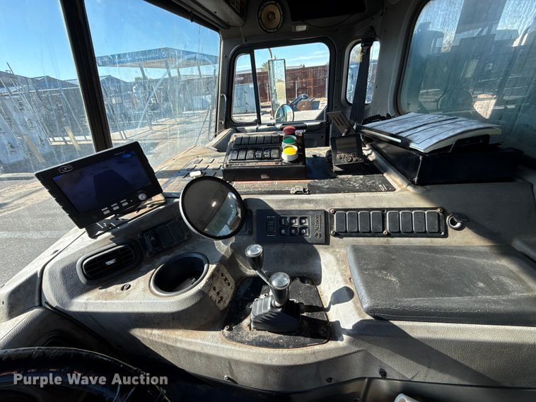 image for item EU5321 2015 Peterbilt 320 refuse truck