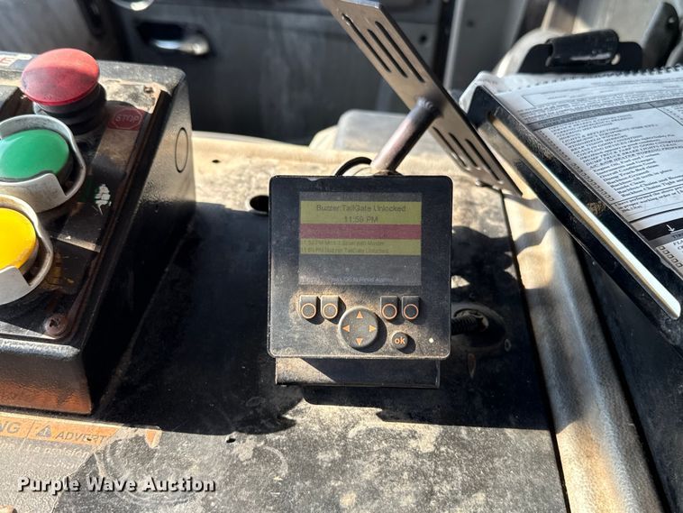 image for item EU5321 2015 Peterbilt 320 refuse truck