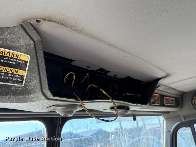 image for item EU5321 2015 Peterbilt 320 refuse truck