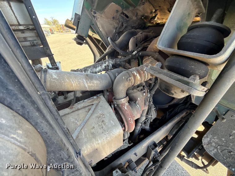 image for item EU5321 2015 Peterbilt 320 refuse truck