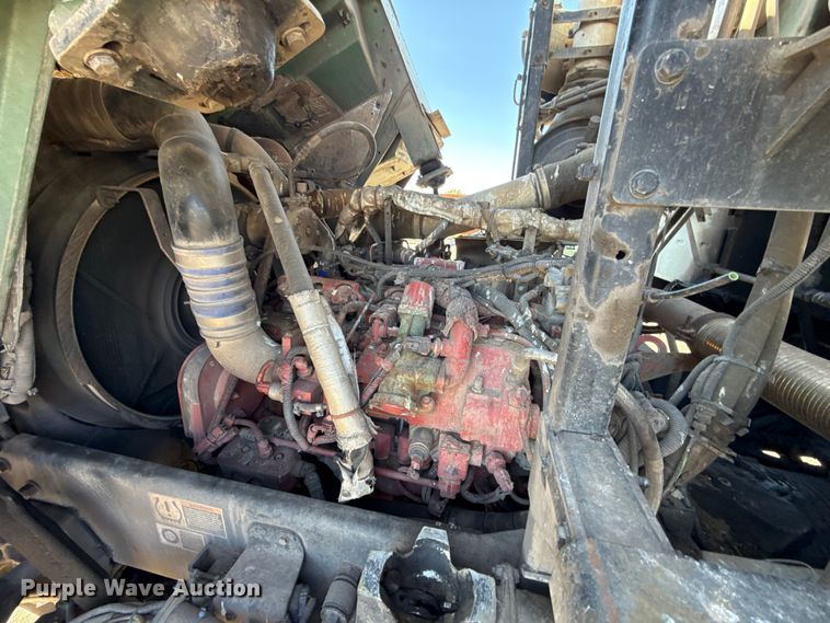 image for item EU5321 2015 Peterbilt 320 refuse truck