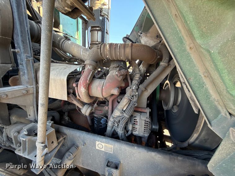 image for item EU5321 2015 Peterbilt 320 refuse truck