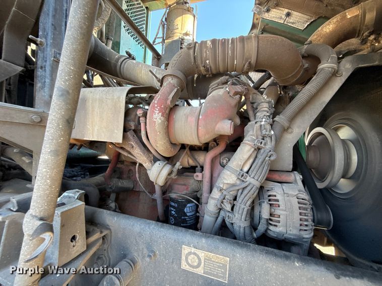 image for item EU5321 2015 Peterbilt 320 refuse truck