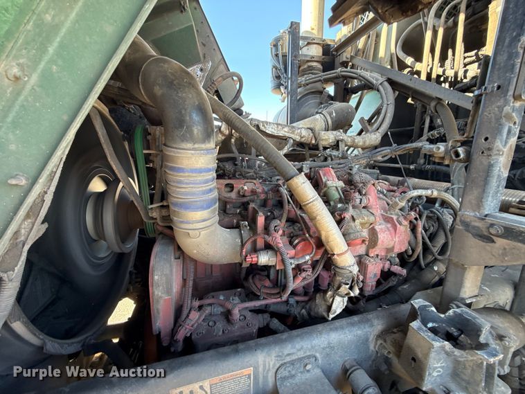 image for item EU5321 2015 Peterbilt 320 refuse truck