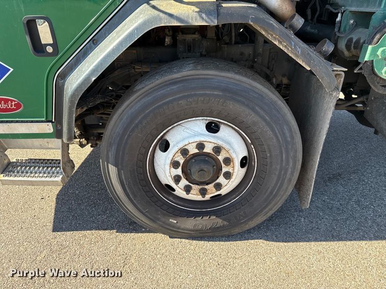 image for item EU5321 2015 Peterbilt 320 refuse truck