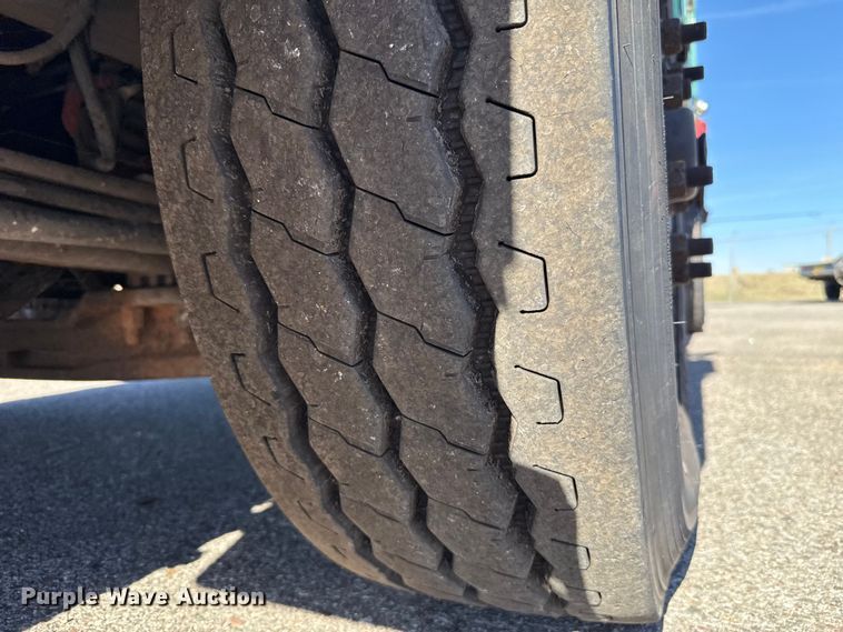 image for item EU5321 2015 Peterbilt 320 refuse truck