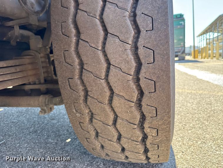 image for item EU5321 2015 Peterbilt 320 refuse truck